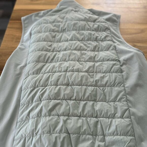 Under Armour Men’s Insulated Vest – Light Gray/Blue, NWT - Picture 3 of 3